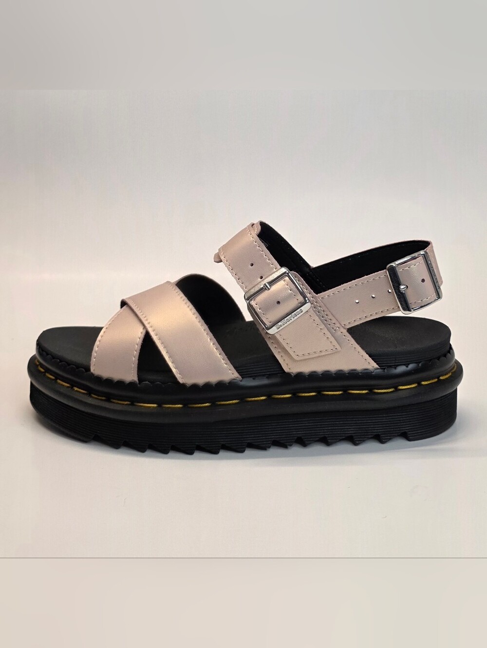 BRAND-NEW. Martens Voss II Quad Strap Platform Sandals Women Size 9